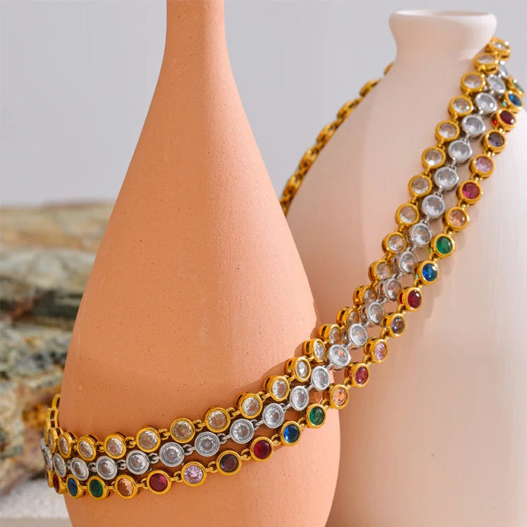 Lumière -  White Round Bezel Necklace