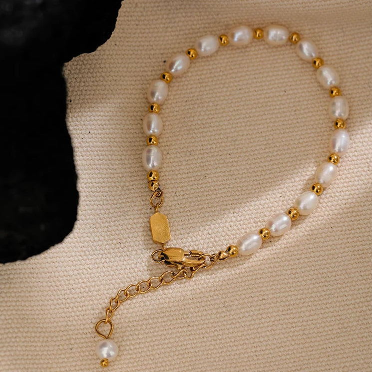 Universal Truth - Gold Pearl Bracelet