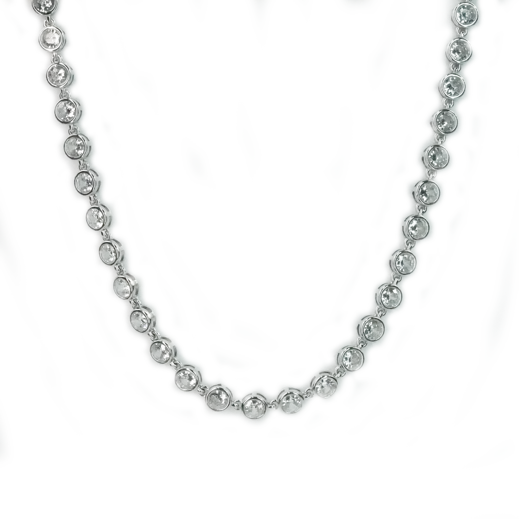 Lumière -  White Round Bezel Necklace
