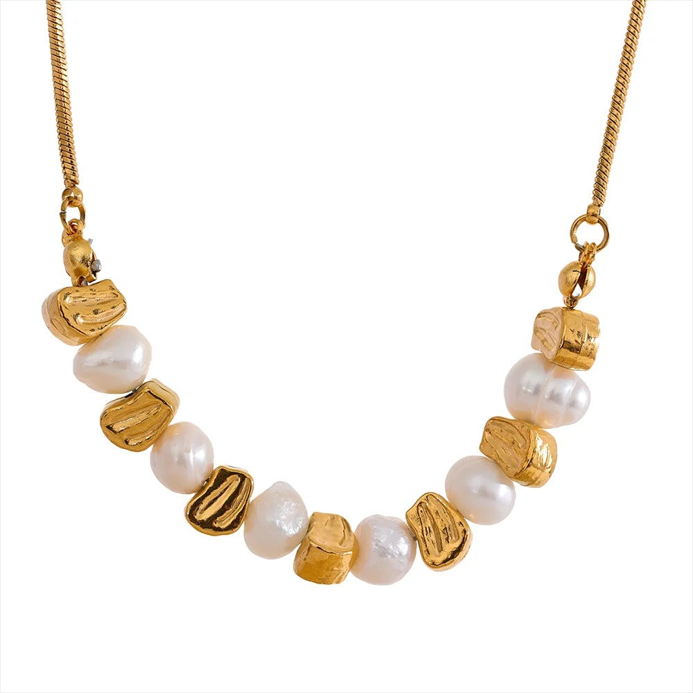 Oceanic Essence - Gold Necklace with Pearls